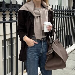 Meet your Posher, Olja